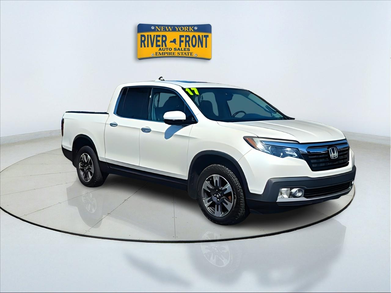 White 2017 Honda Ridgeline RTL-E AWD Pickup Truck All-Wheel Drive 6-Speed Automatic