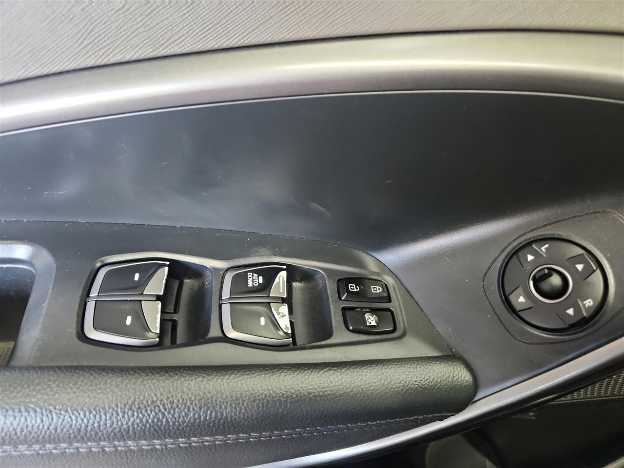 Hyundai Santa Fe Sport photo 16
