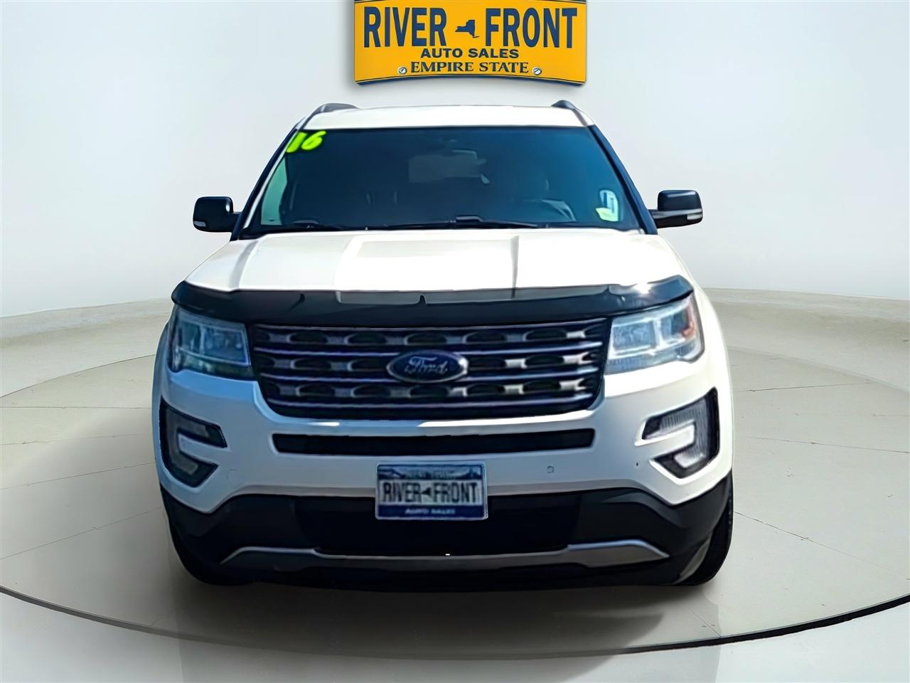 Ford Explorer photo 3