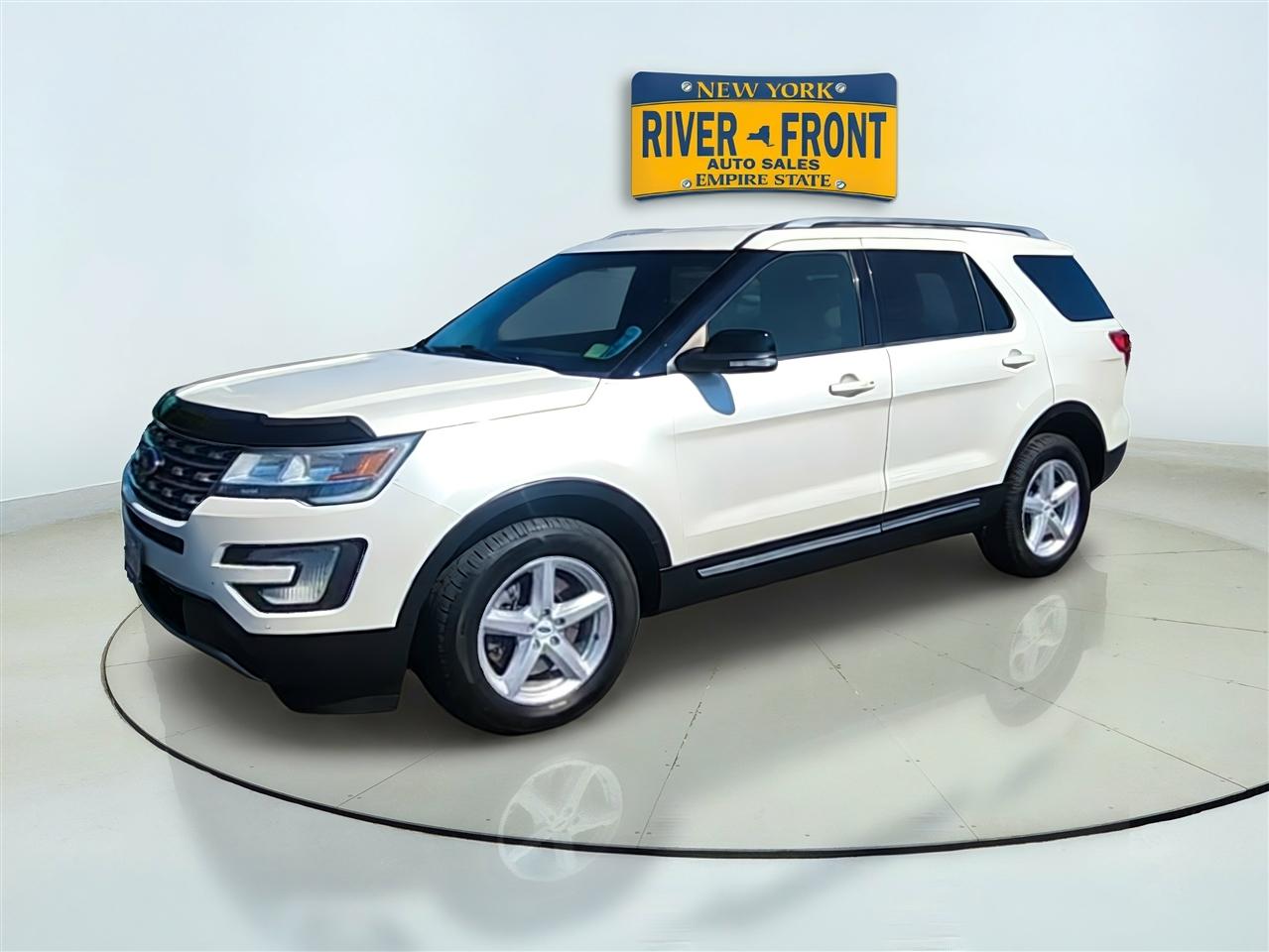 Ford Explorer photo 4