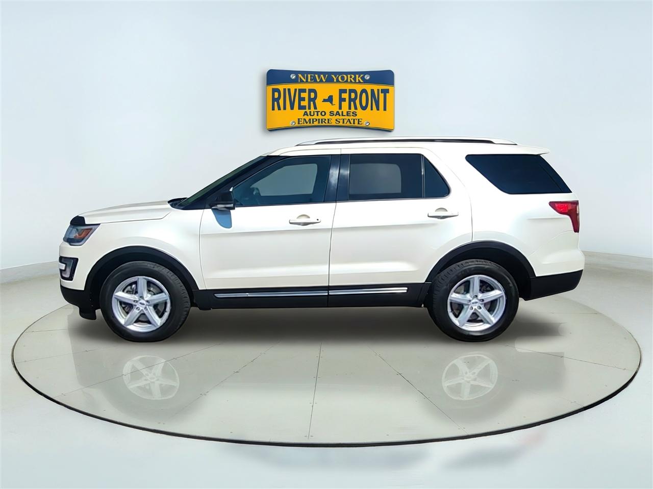 Ford Explorer photo 5