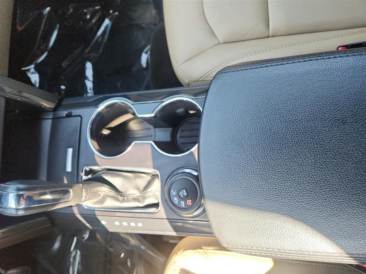 Ford Explorer photo 15