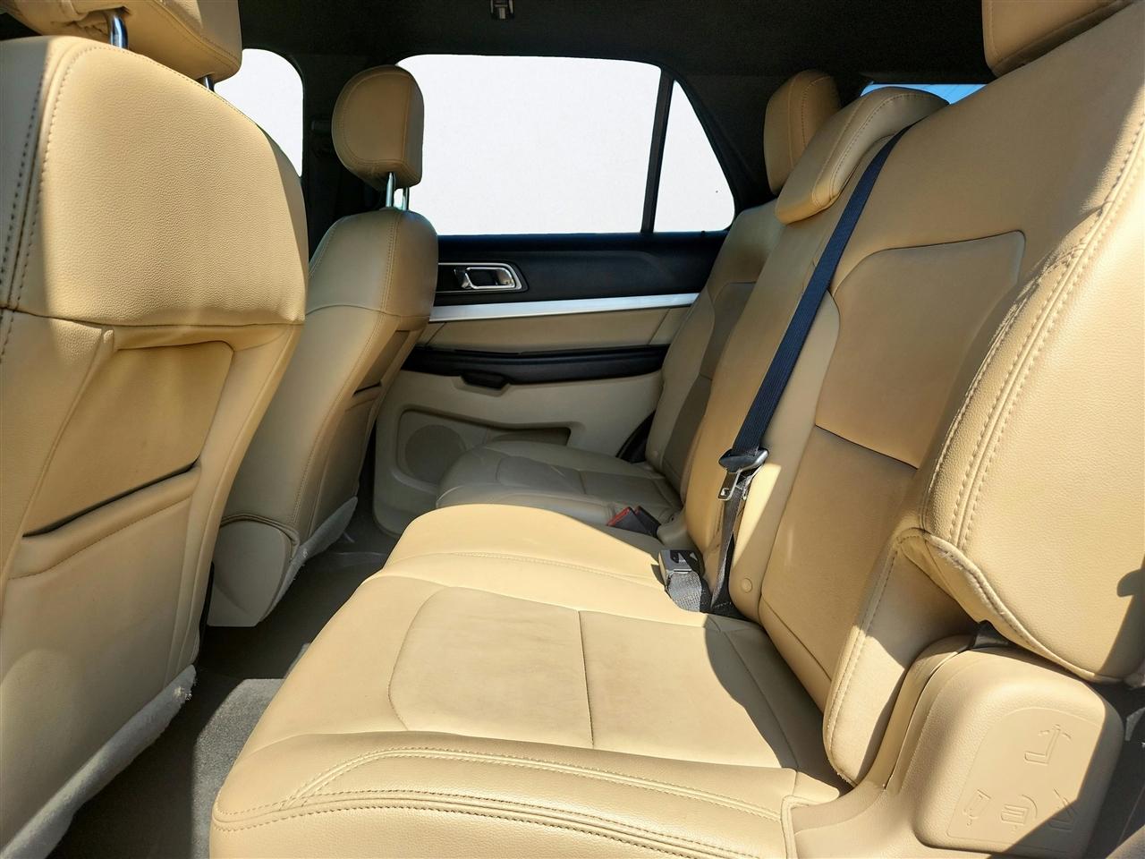 Ford Explorer photo 20