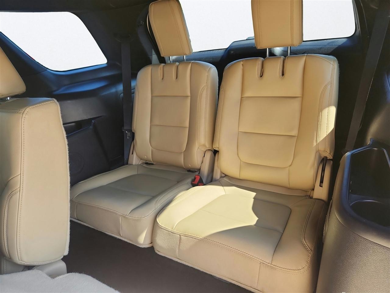 Ford Explorer photo 21