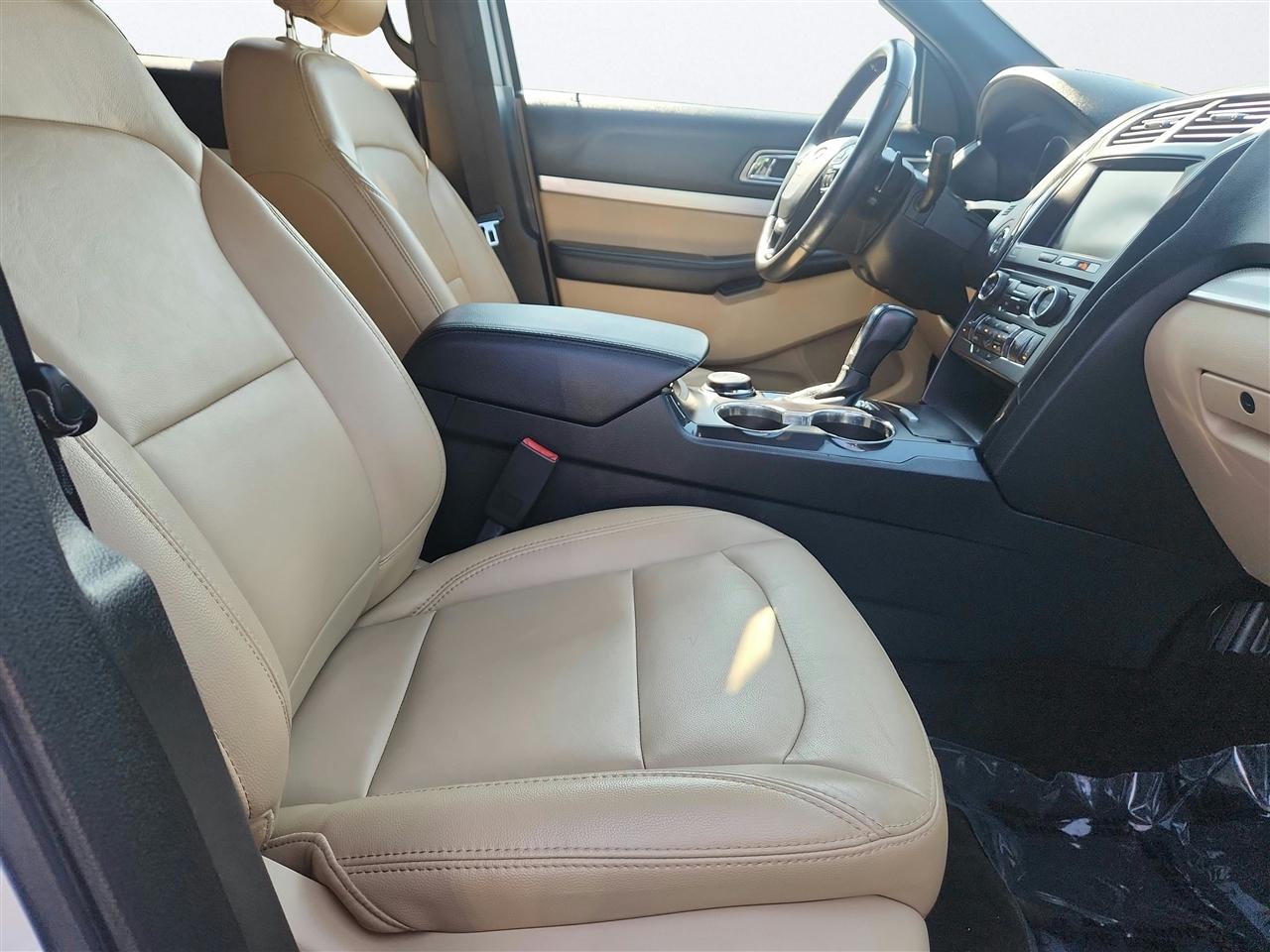 Ford Explorer photo 23