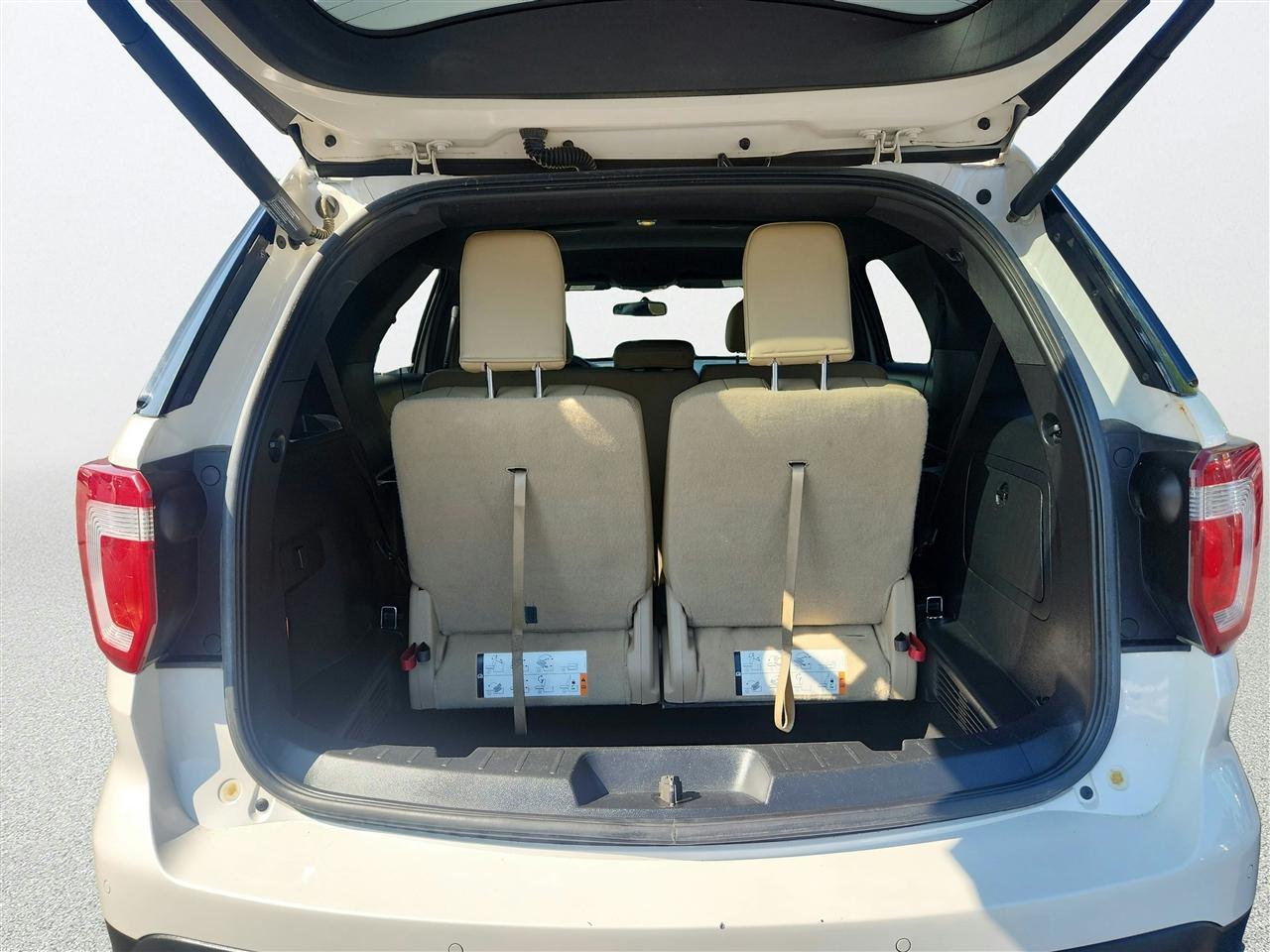 Ford Explorer photo 26