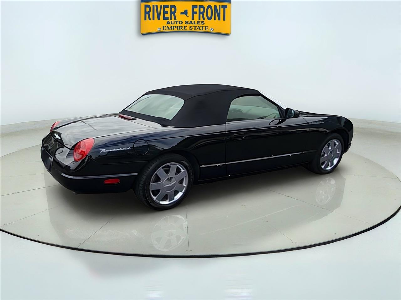 Ford Thunderbird photo 8