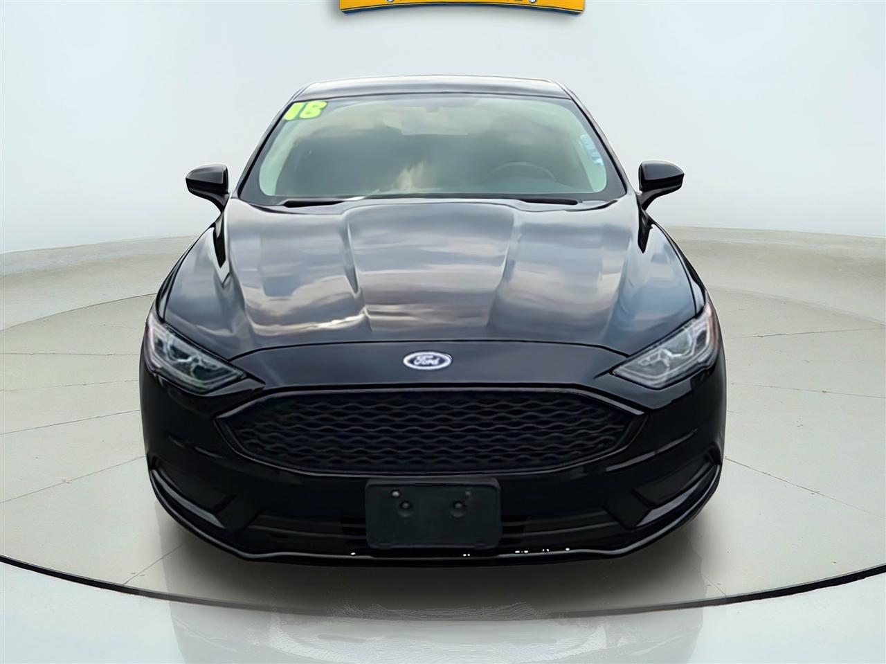 Ford Fusion photo 2
