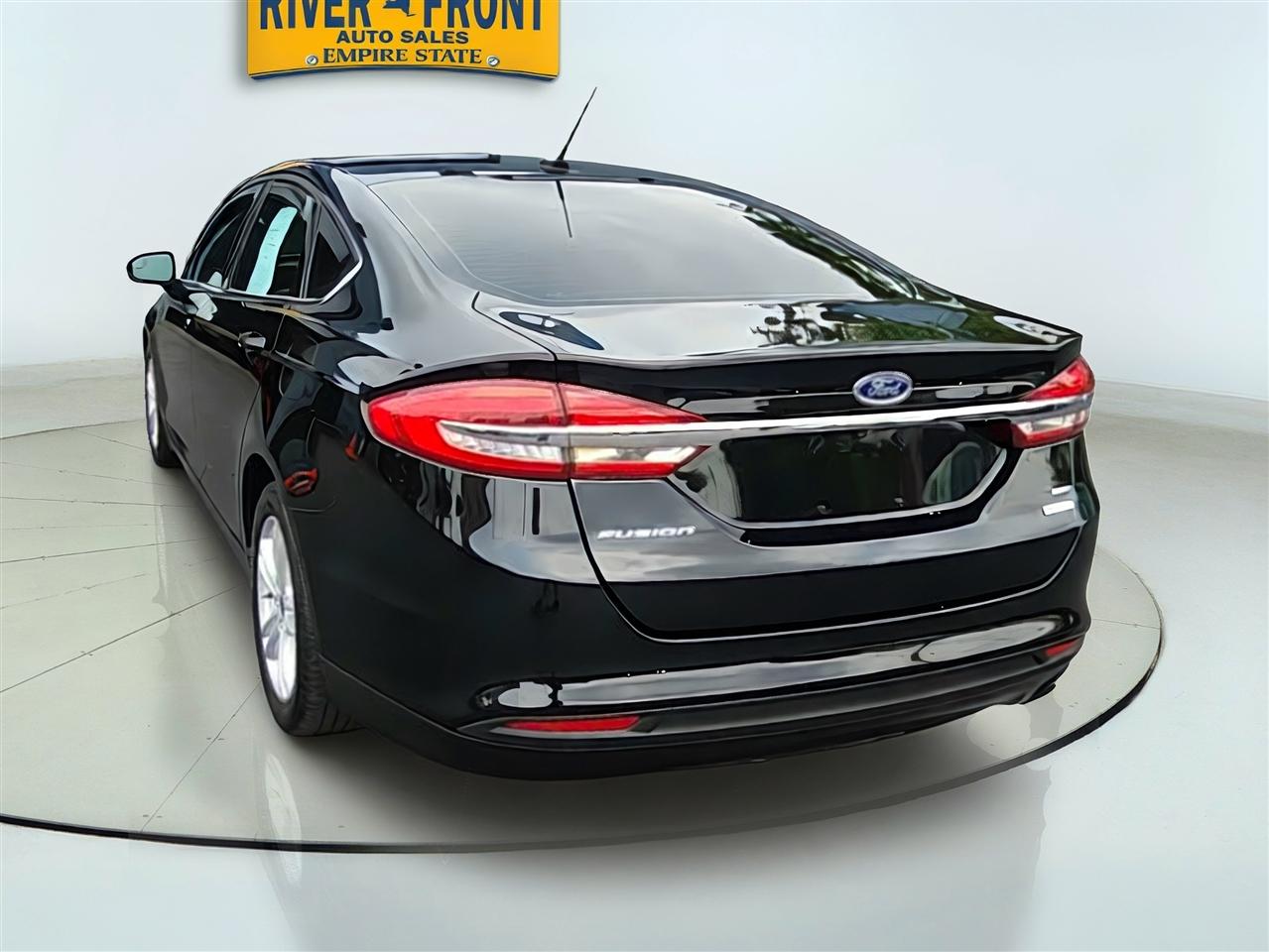 Ford Fusion photo 6
