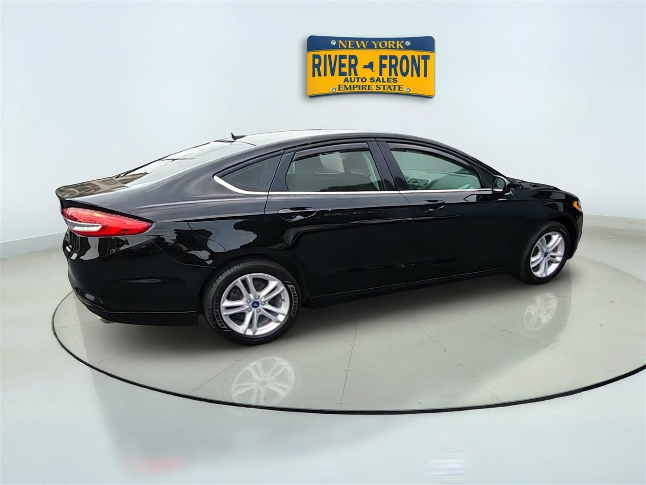 Ford Fusion photo 8