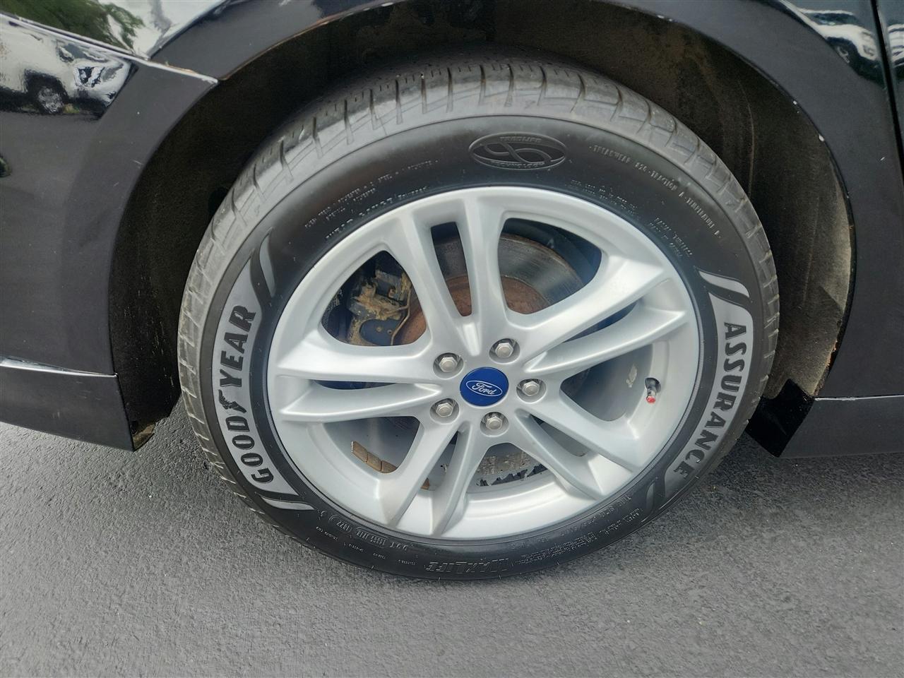 Ford Fusion photo 10