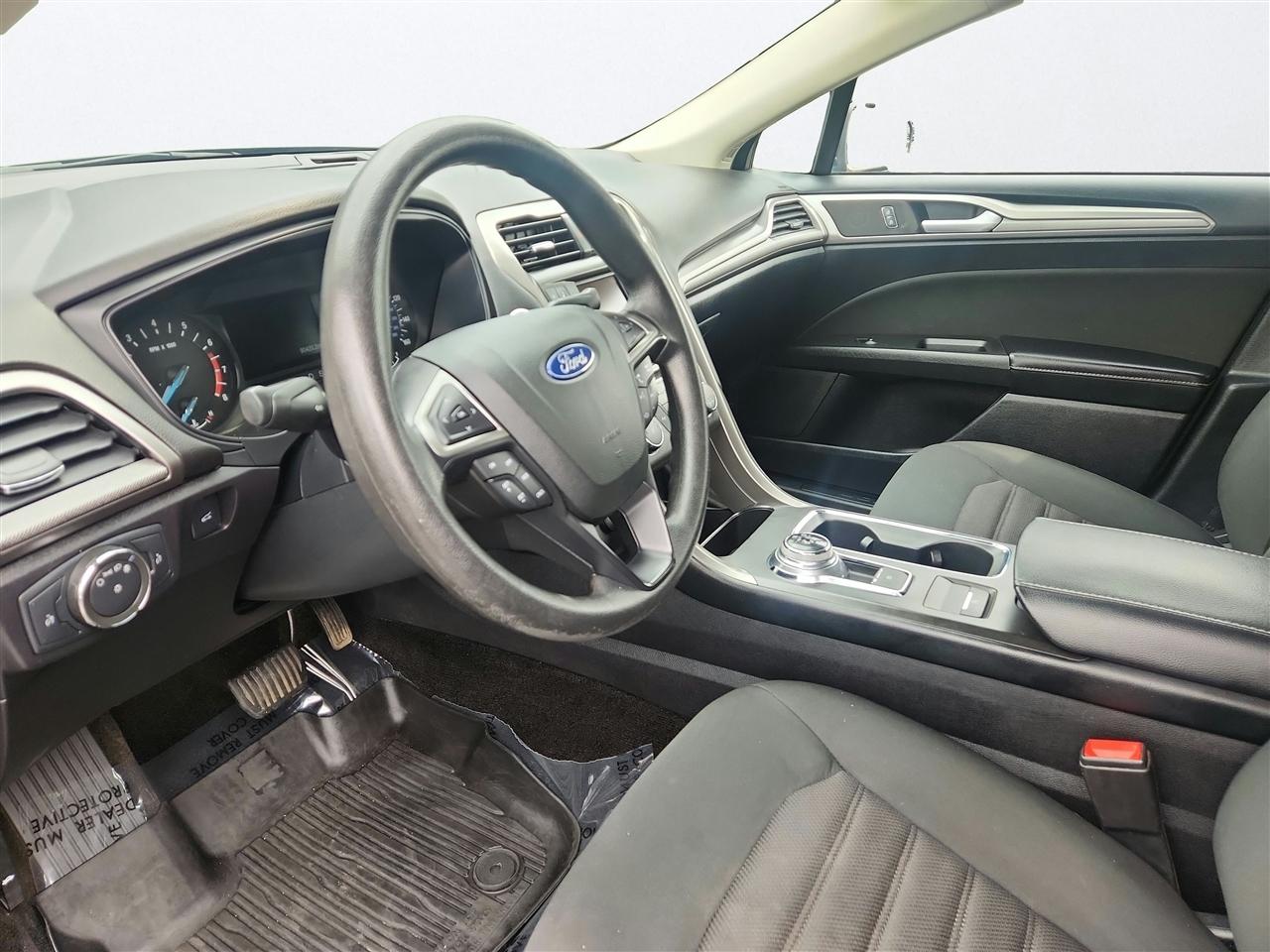 Ford Fusion photo 13