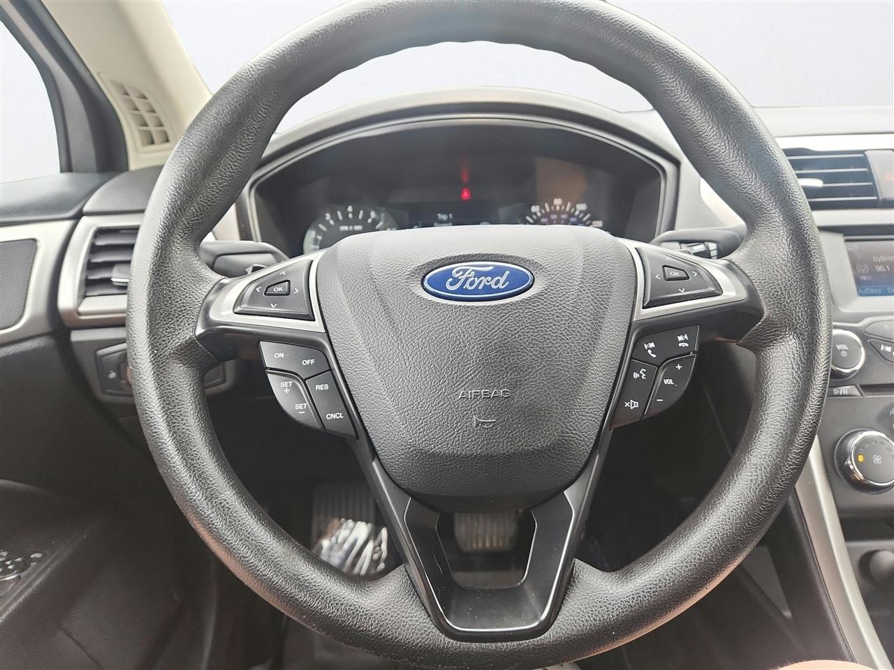 Ford Fusion photo 16
