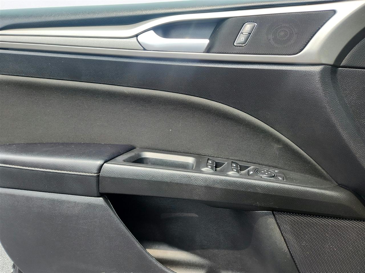 Ford Fusion photo 21