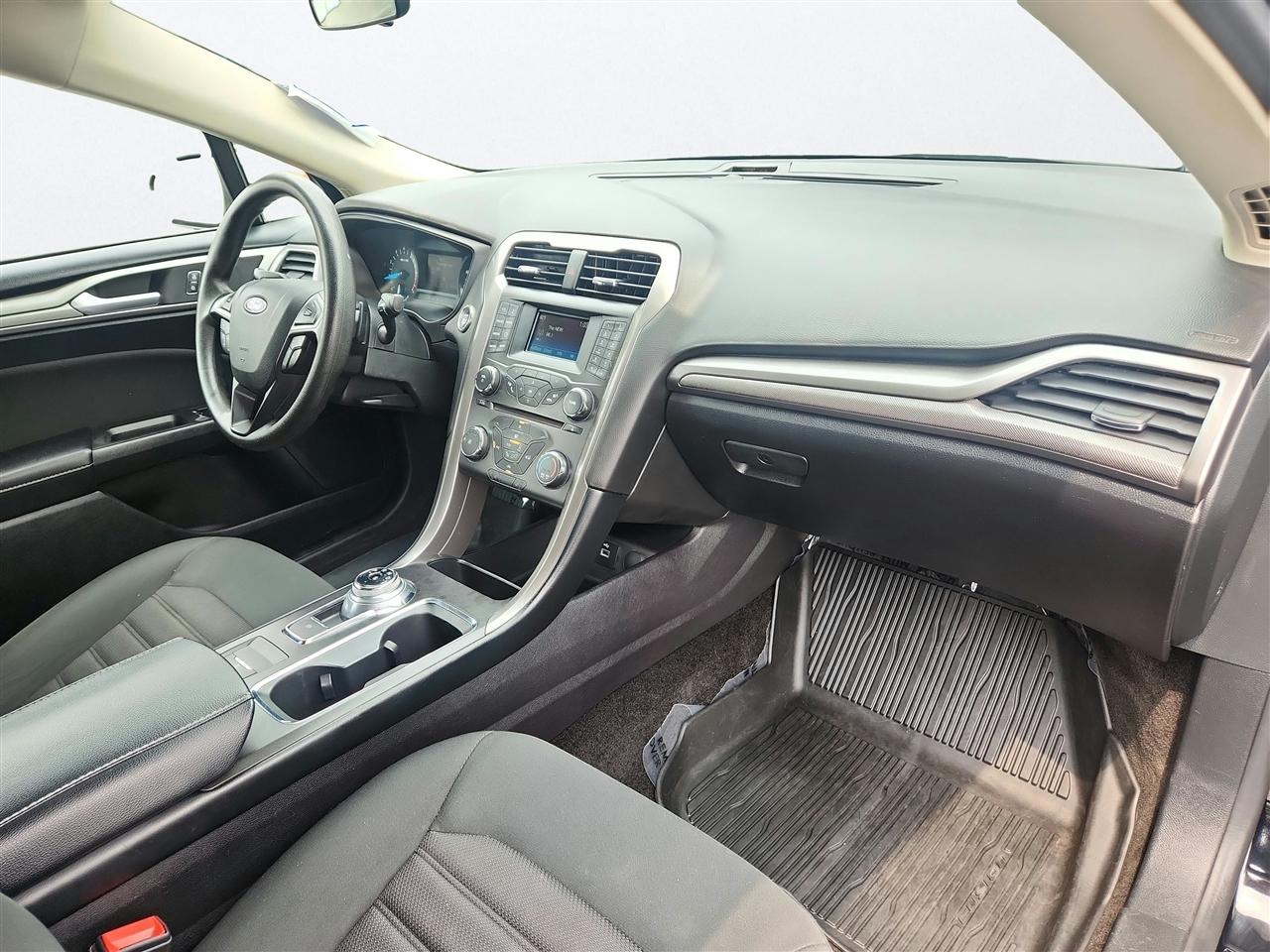 Ford Fusion photo 23