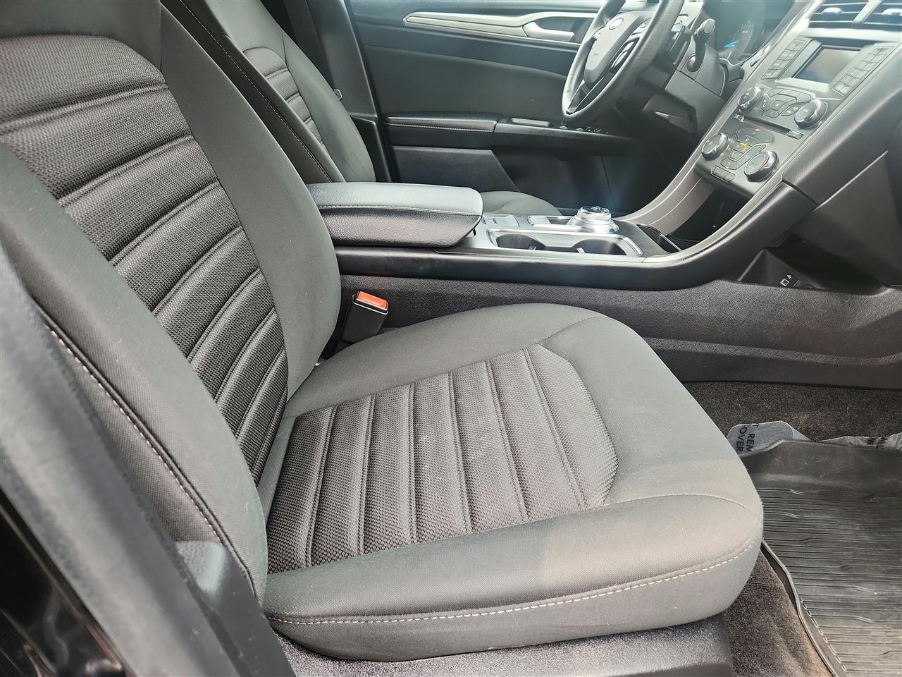 Ford Fusion photo 24