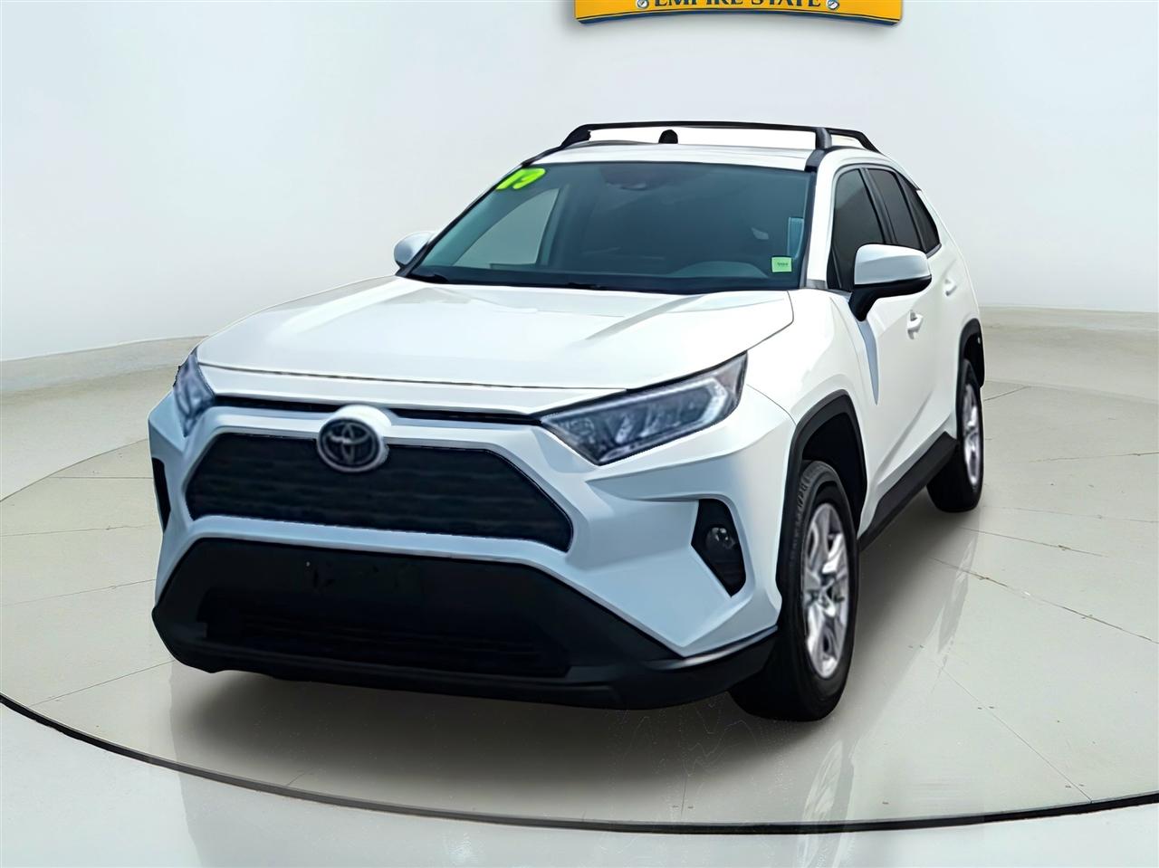 Toyota RAV4 photo 2