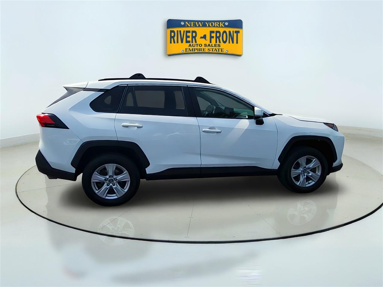 Toyota RAV4 photo 8