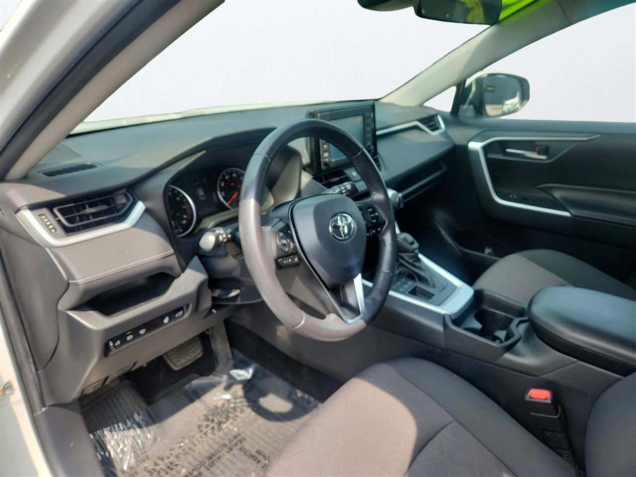Toyota RAV4 photo 9