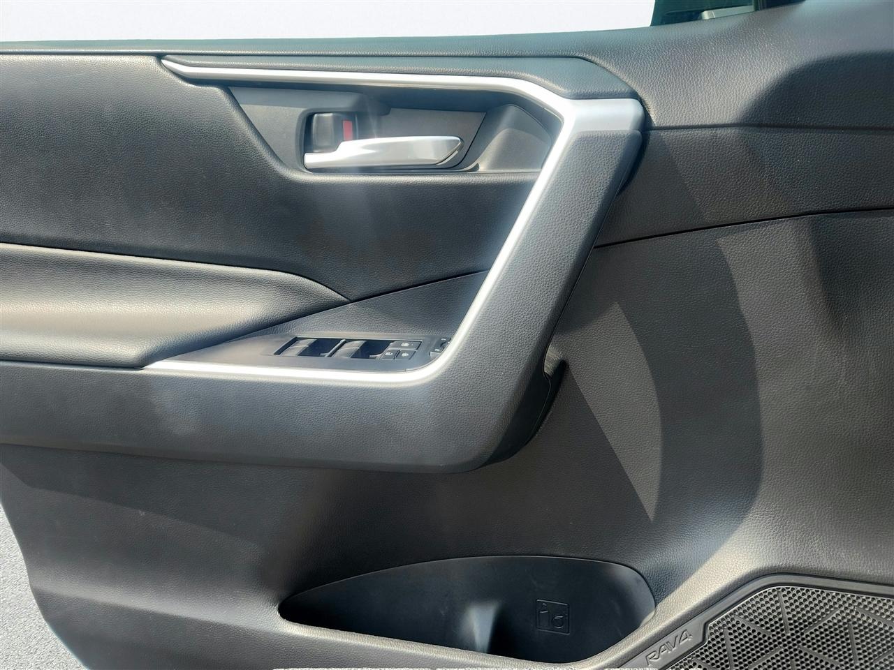 Toyota RAV4 photo 18