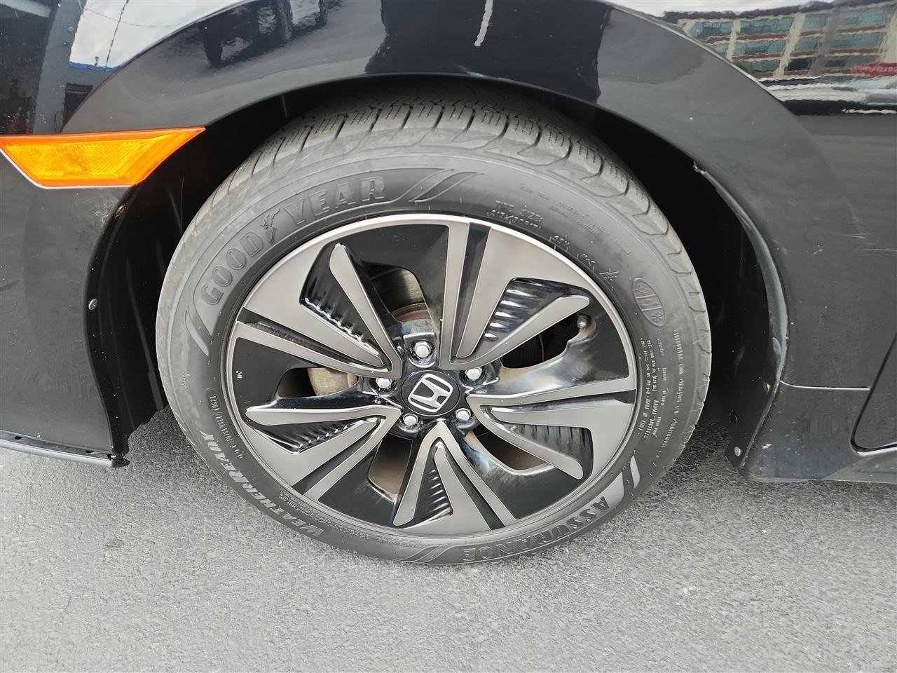Honda Civic photo 9