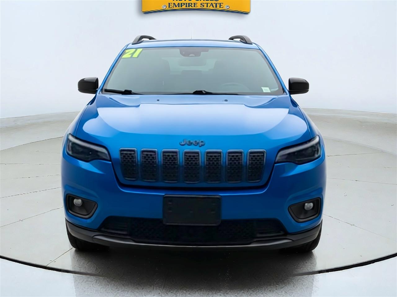 Jeep Cherokee photo 2