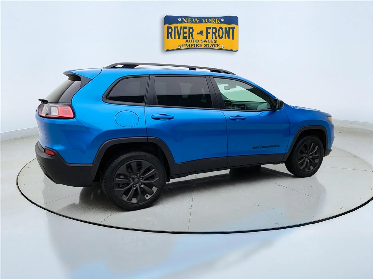 Jeep Cherokee photo 8