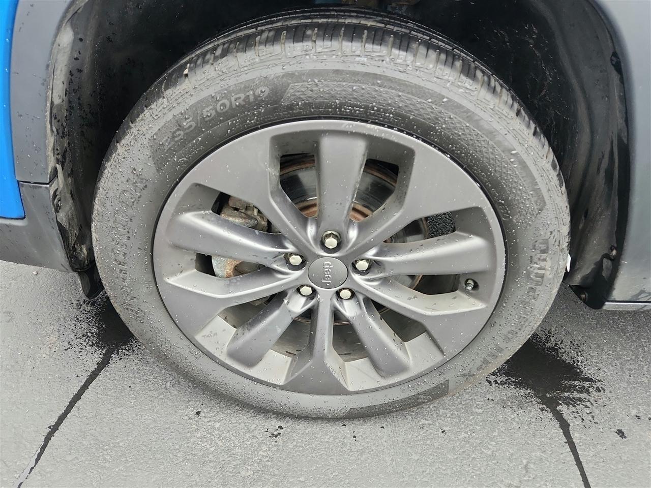 Jeep Cherokee photo 9