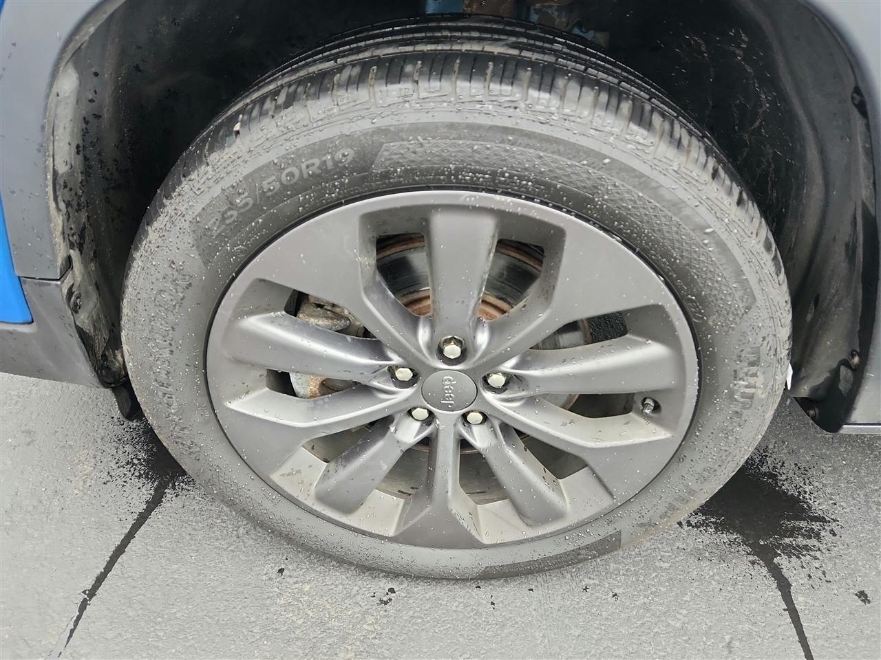 Jeep Cherokee photo 10