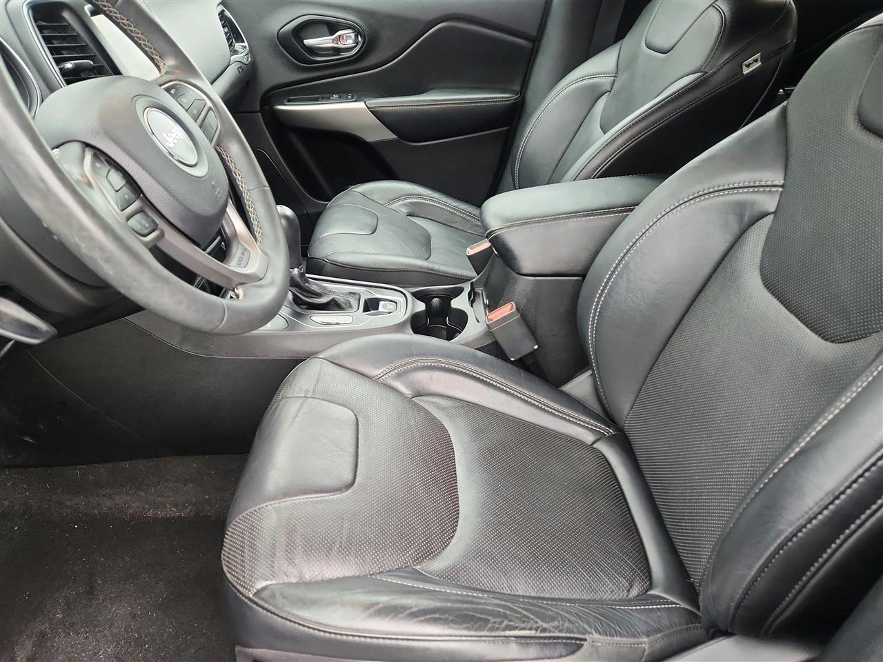 Jeep Cherokee photo 15