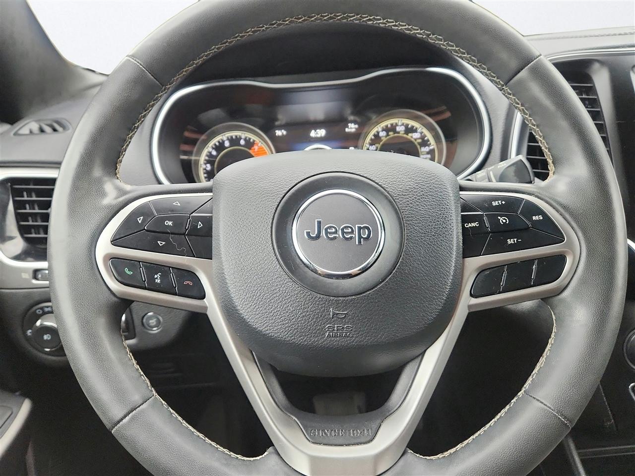 Jeep Cherokee photo 17