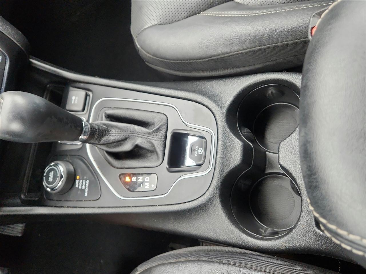 Jeep Cherokee photo 18