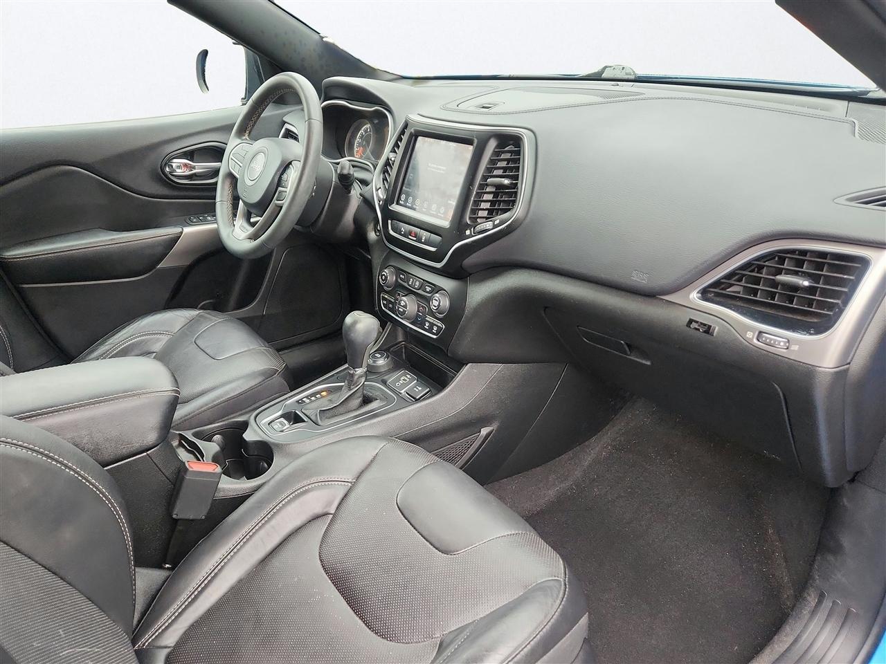 Jeep Cherokee photo 24