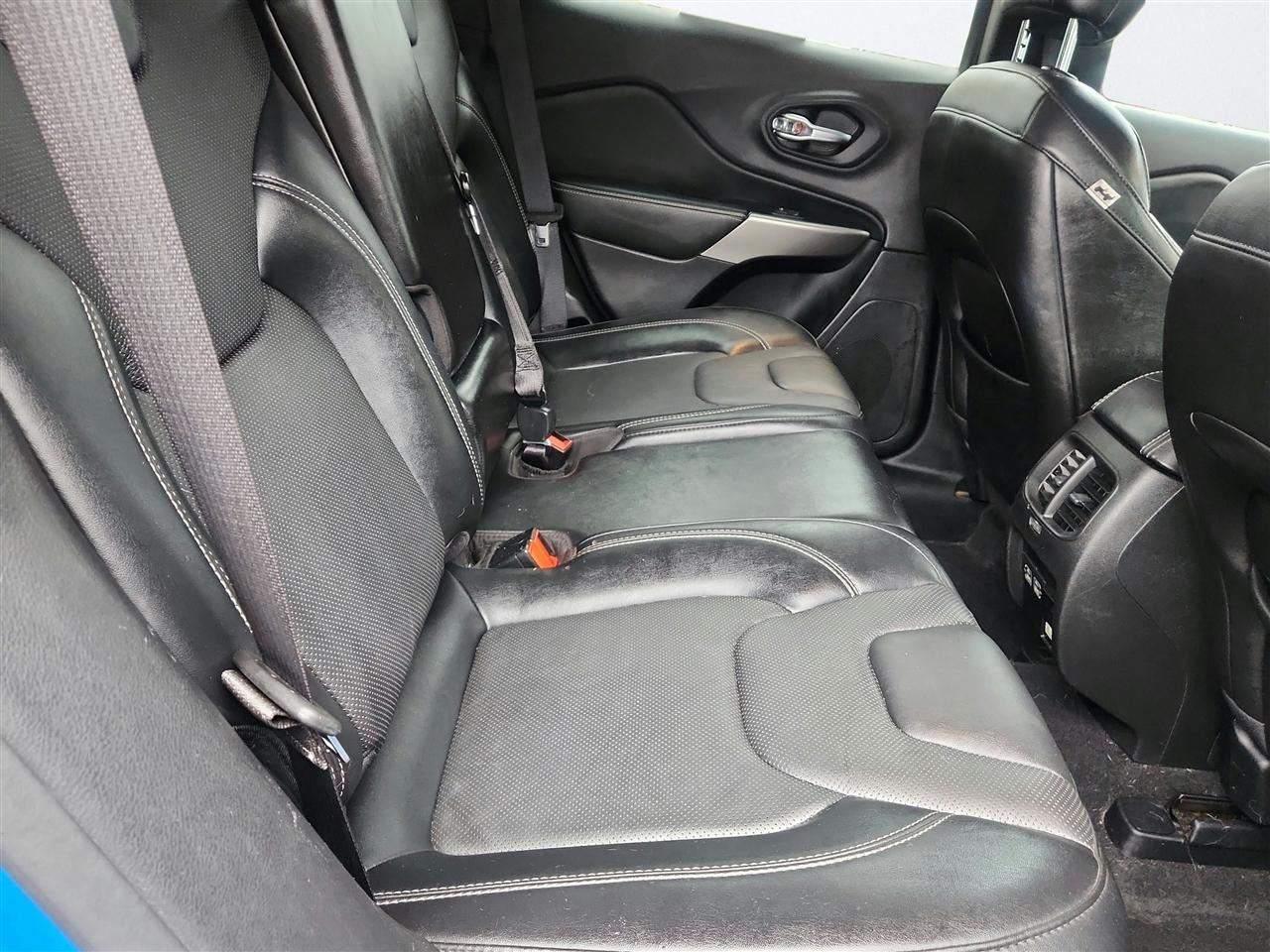 Jeep Cherokee photo 27