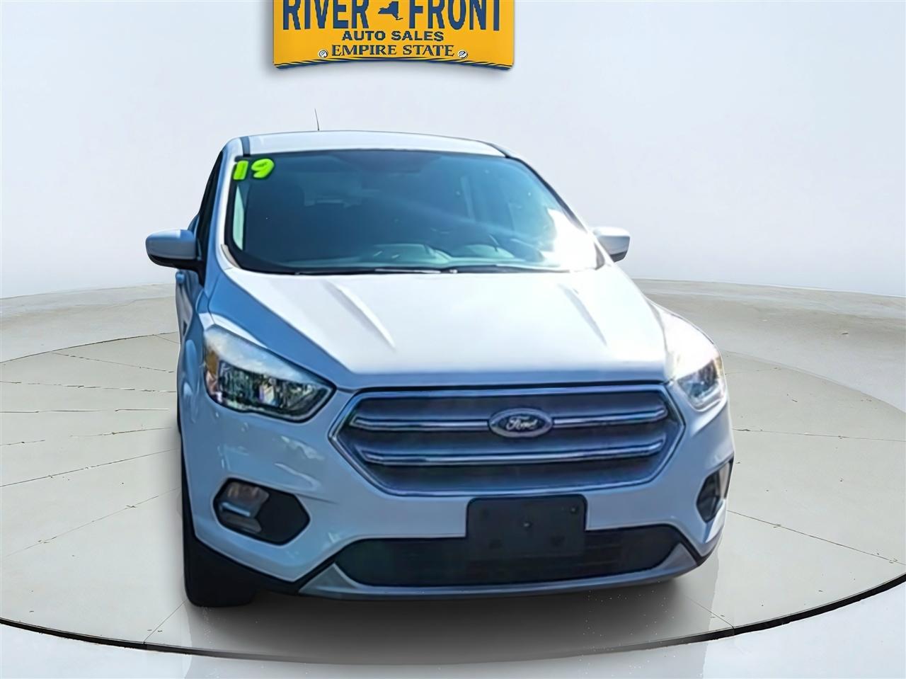 Ford Escape photo 2