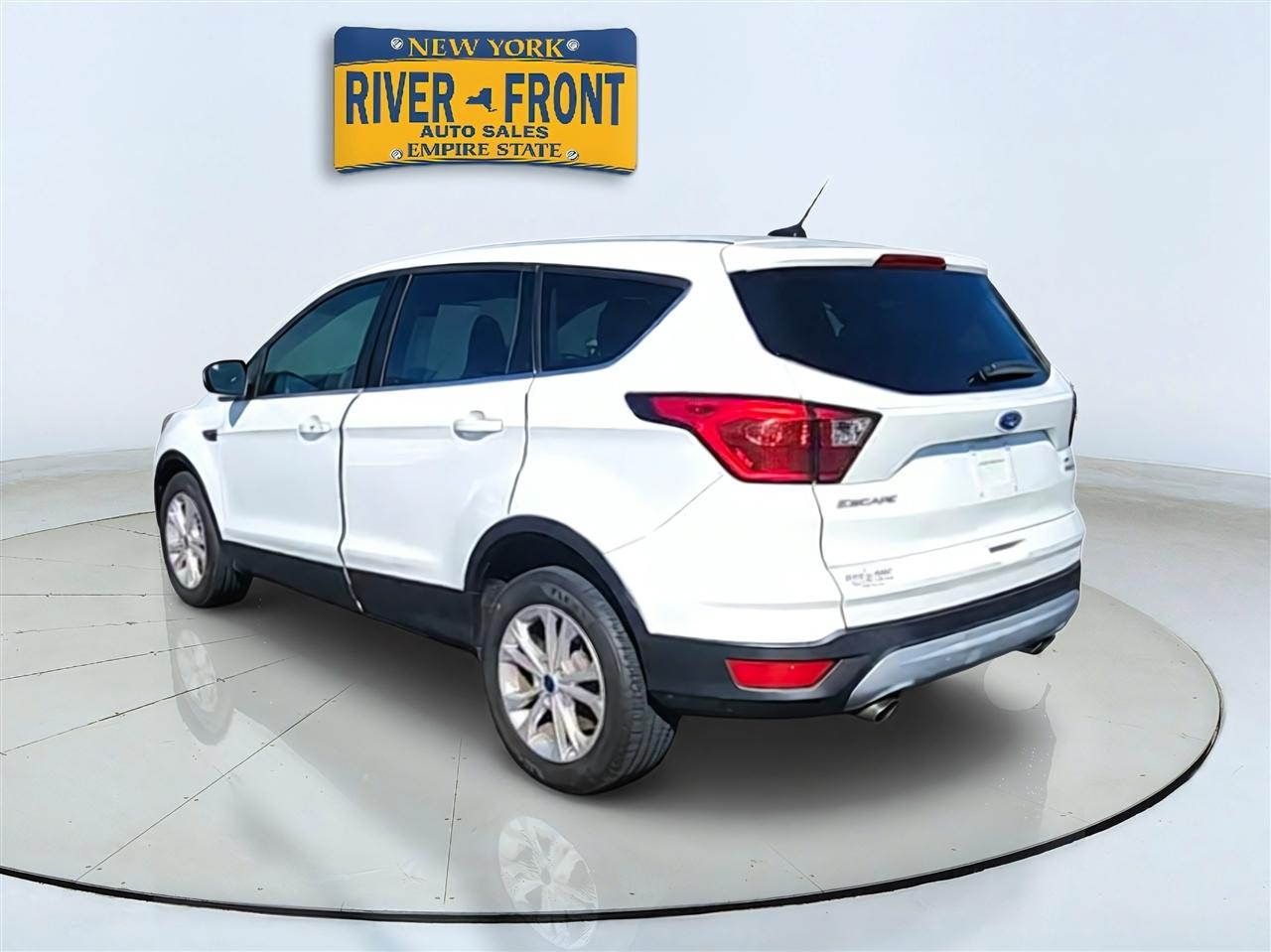 Ford Escape photo 7
