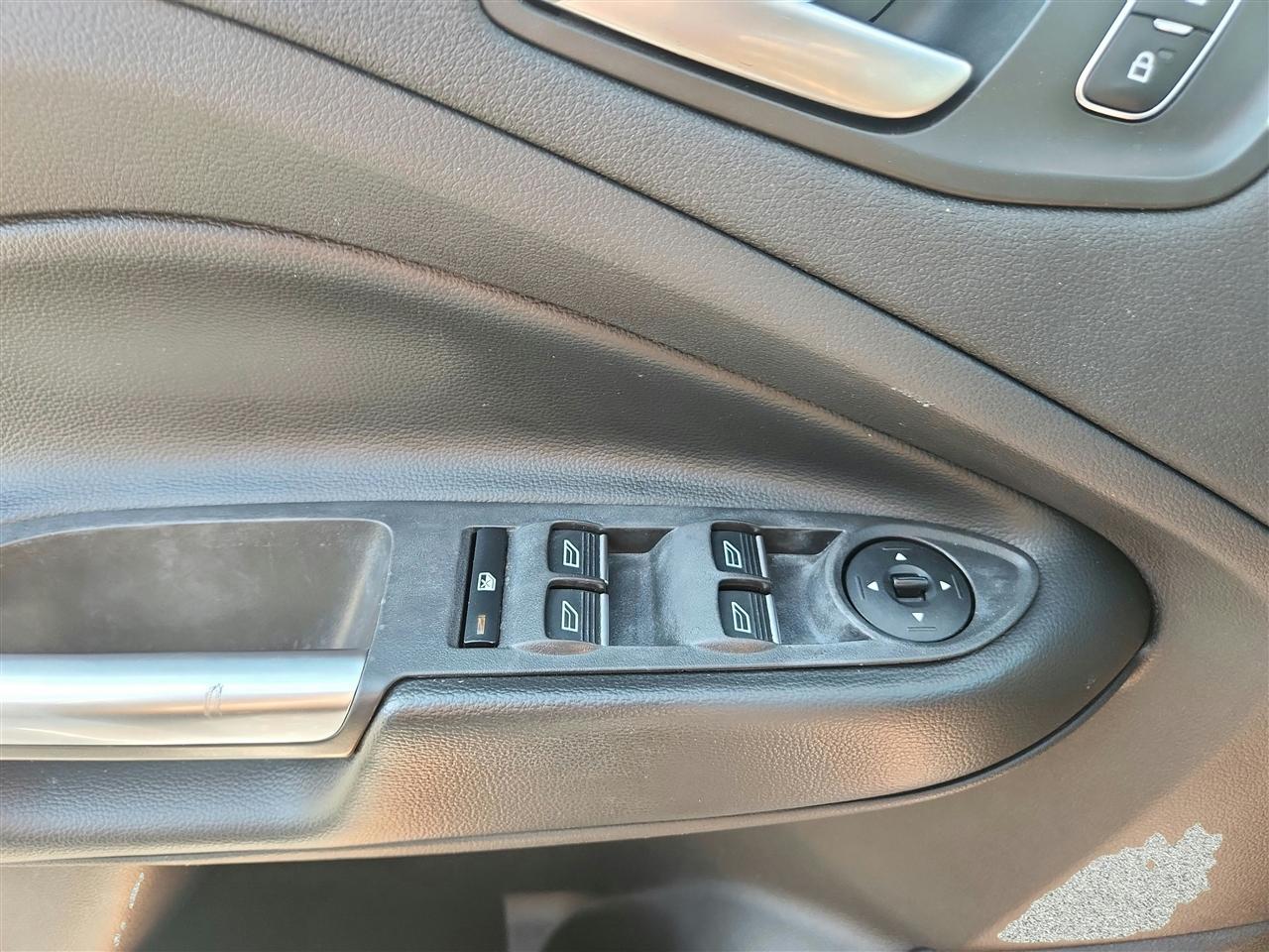 Ford Escape photo 20
