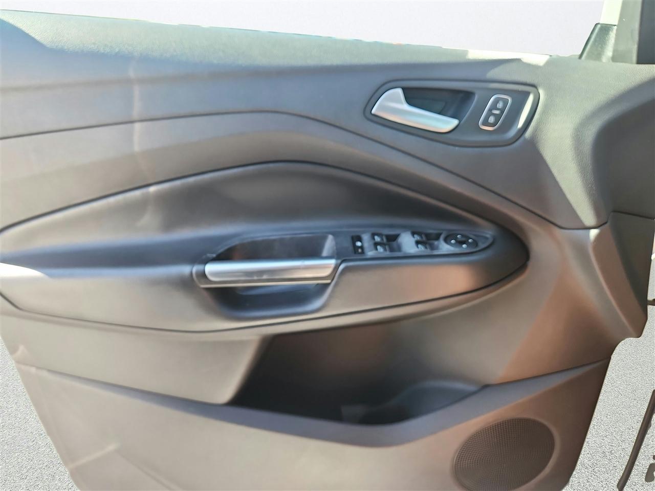 Ford Escape photo 21