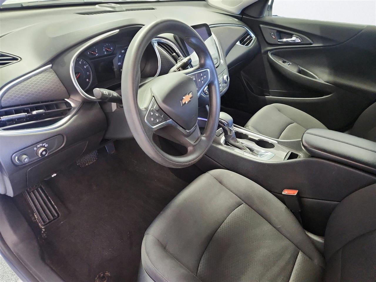 Chevrolet Malibu photo 9