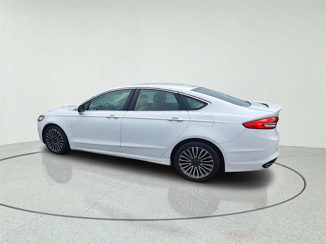 Ford Fusion photo 6