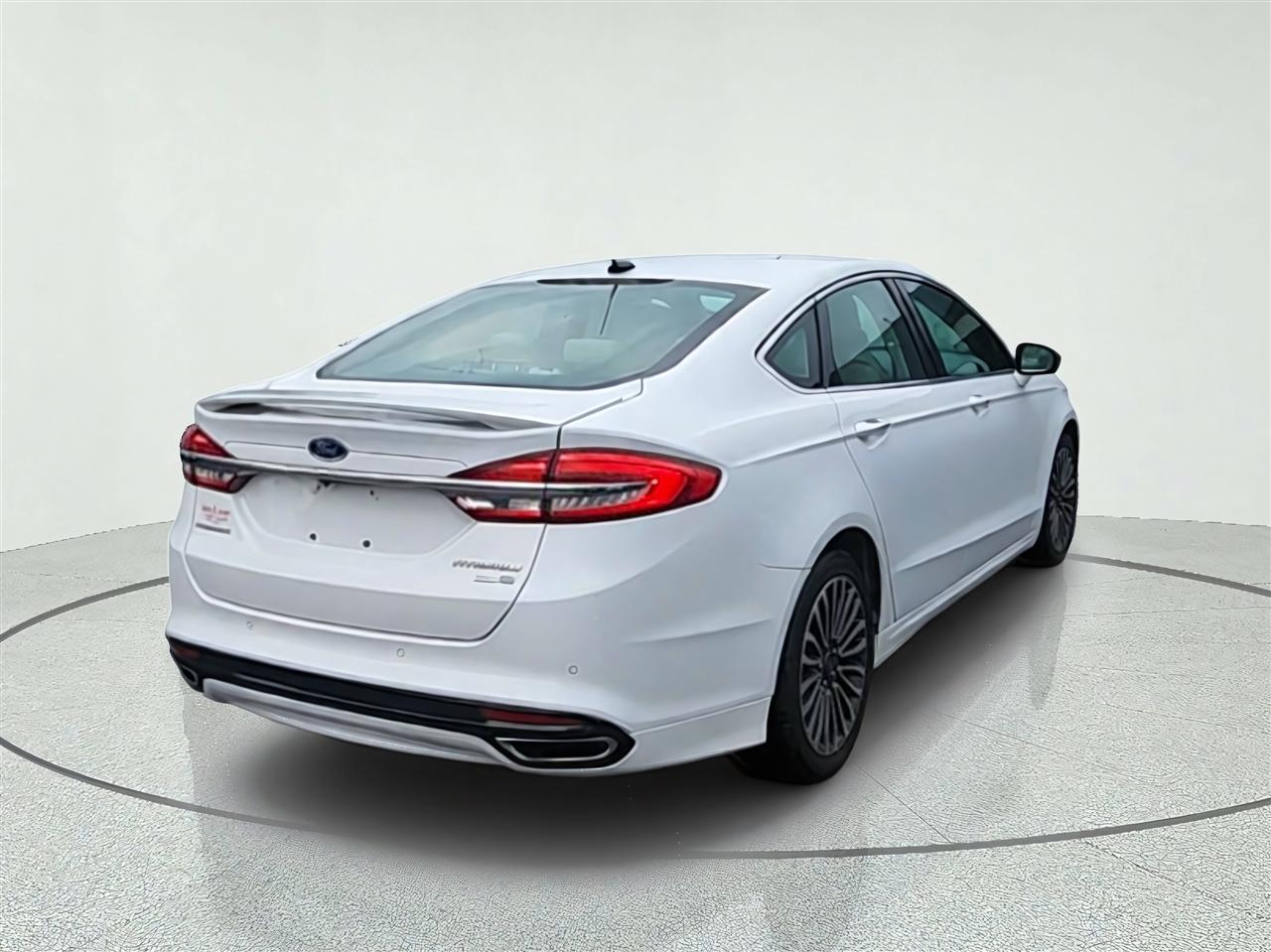 Ford Fusion photo 8