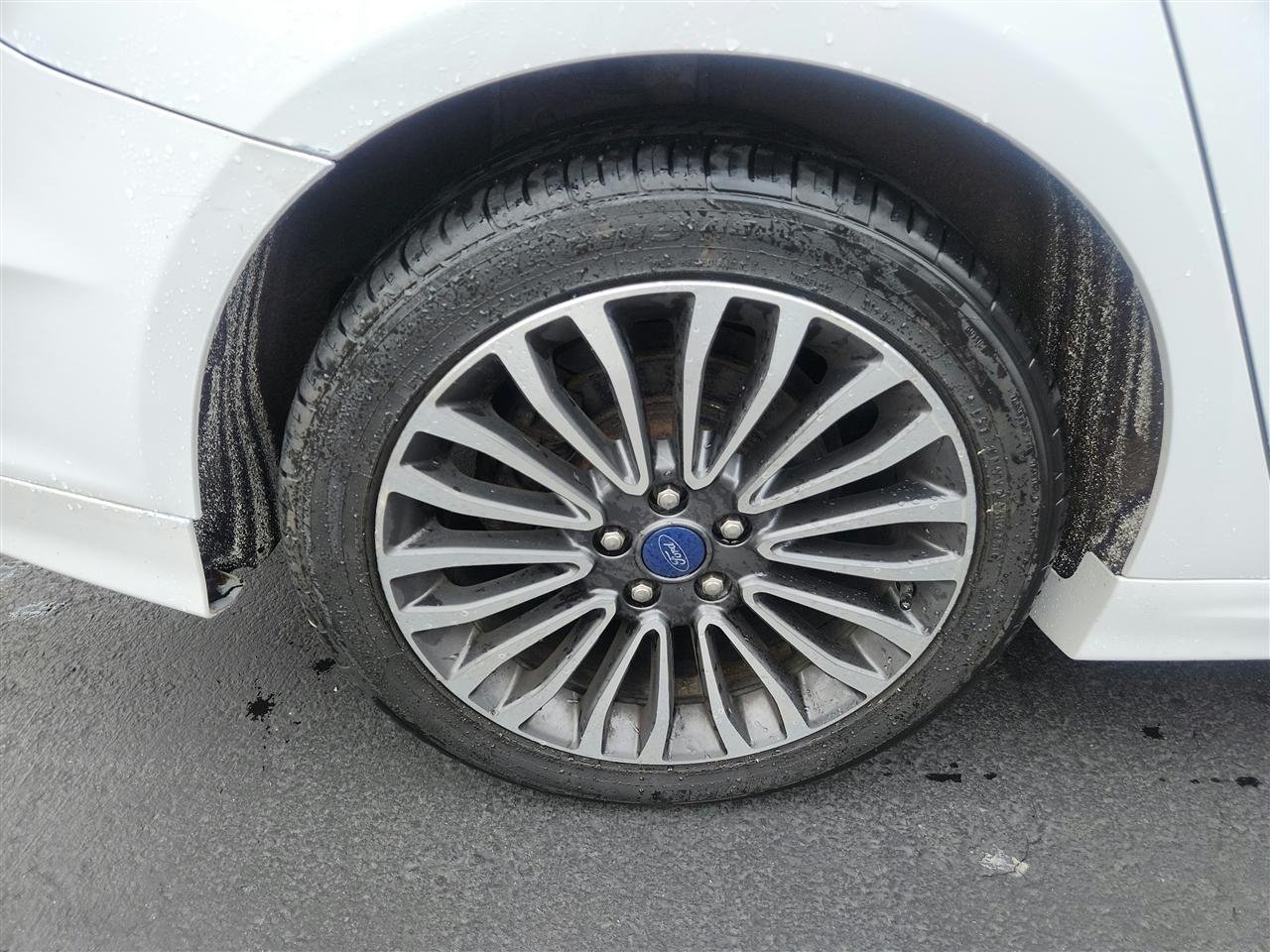 Ford Fusion photo 10