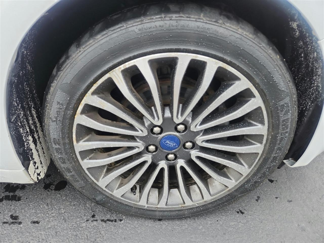 Ford Fusion photo 11