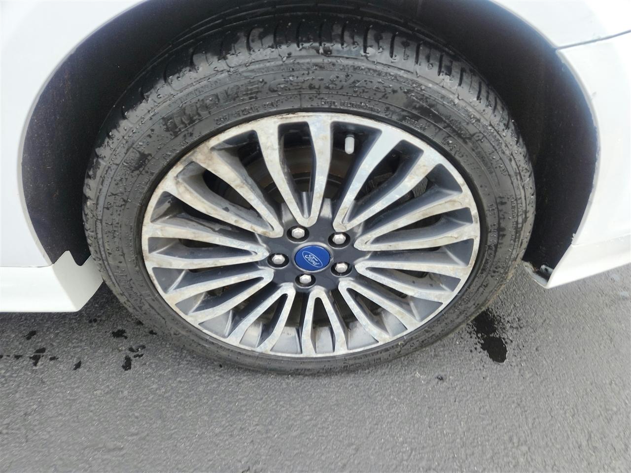 Ford Fusion photo 12