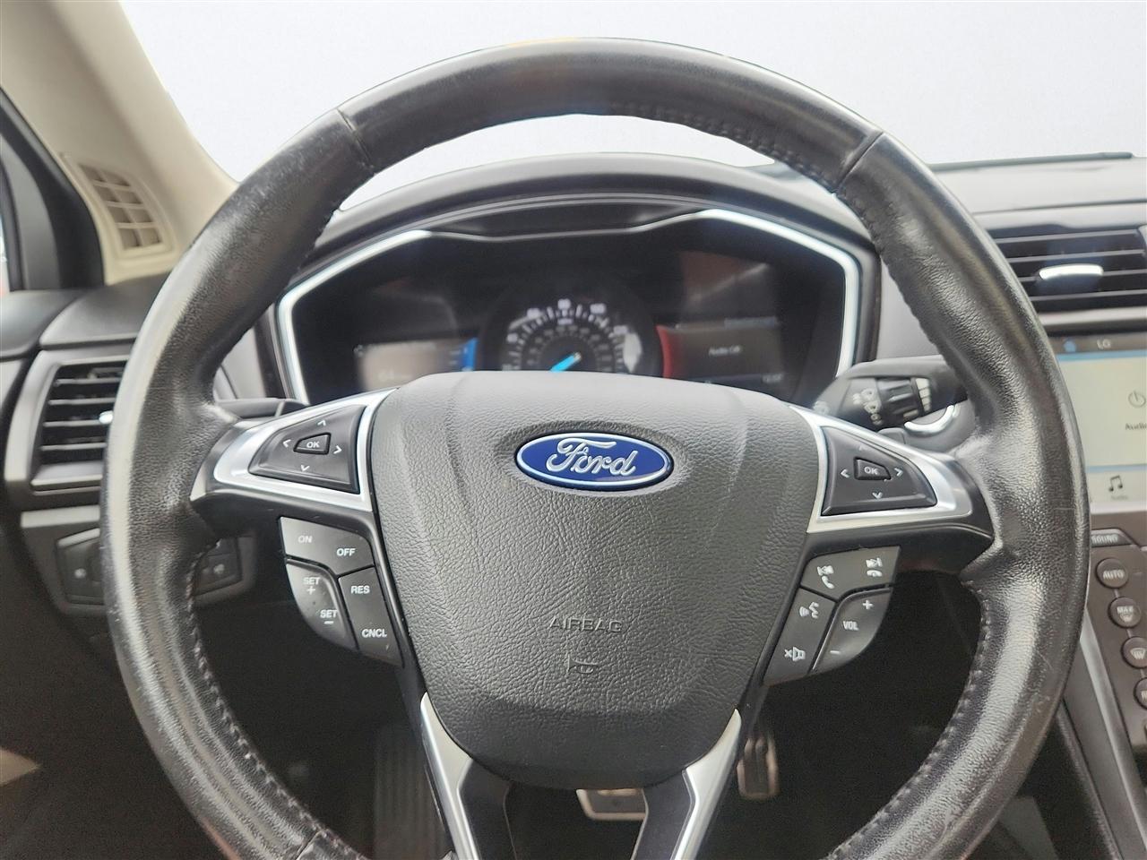 Ford Fusion photo 18