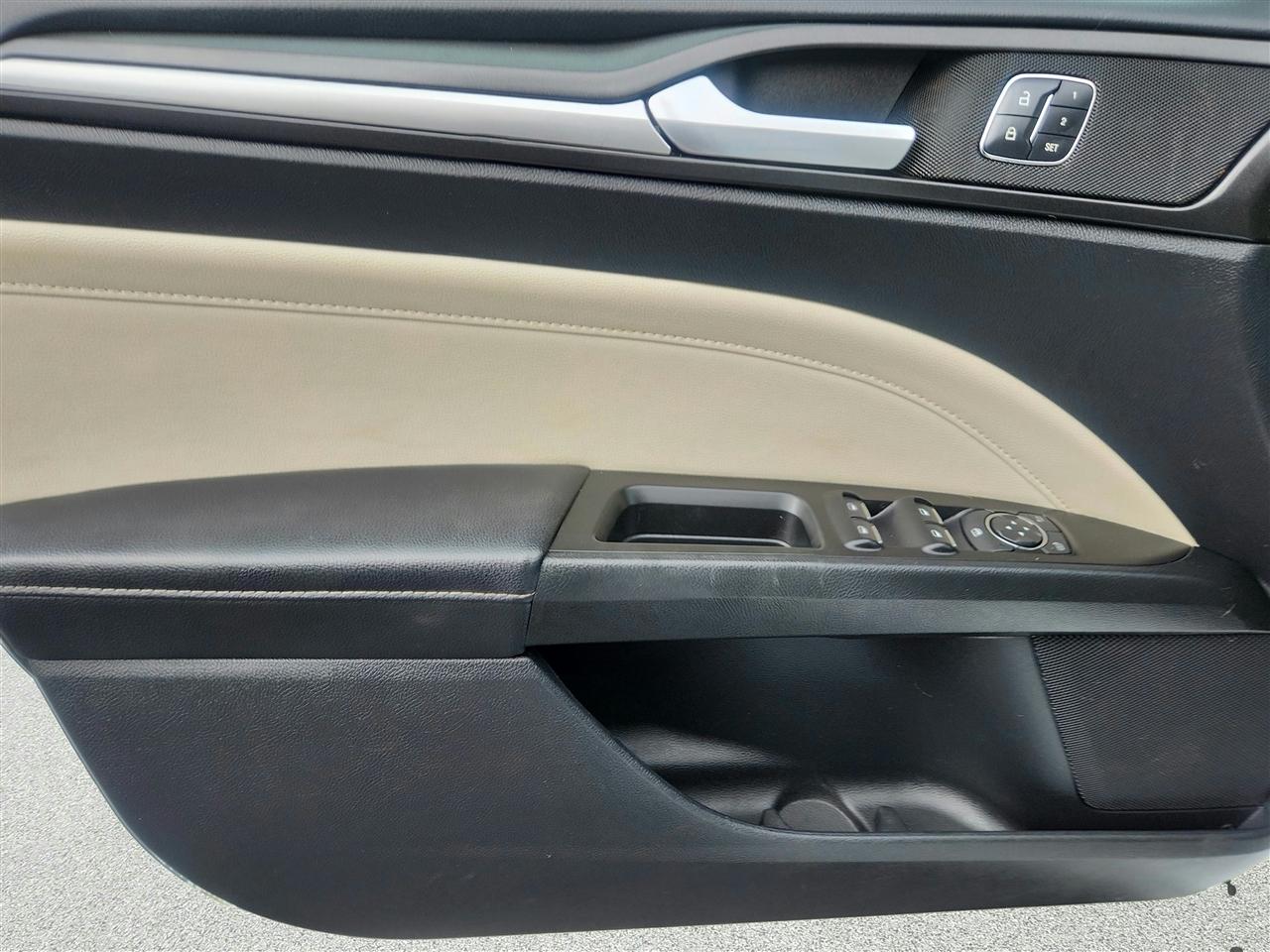 Ford Fusion photo 22