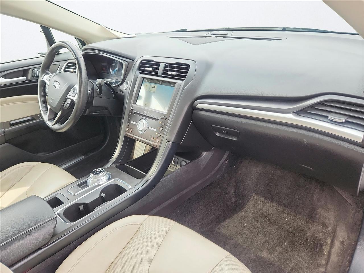 Ford Fusion photo 24