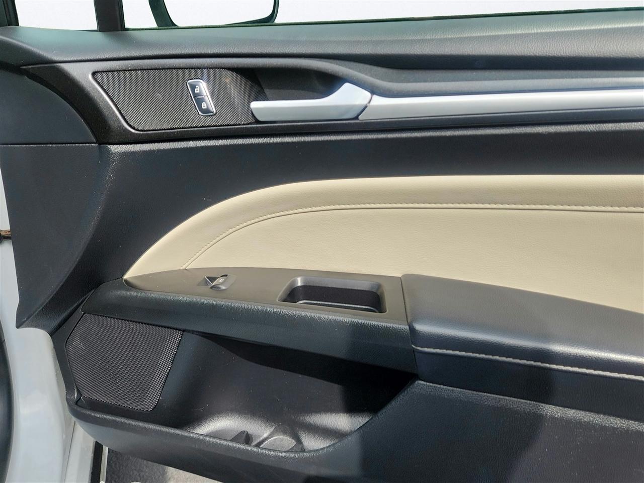 Ford Fusion photo 26