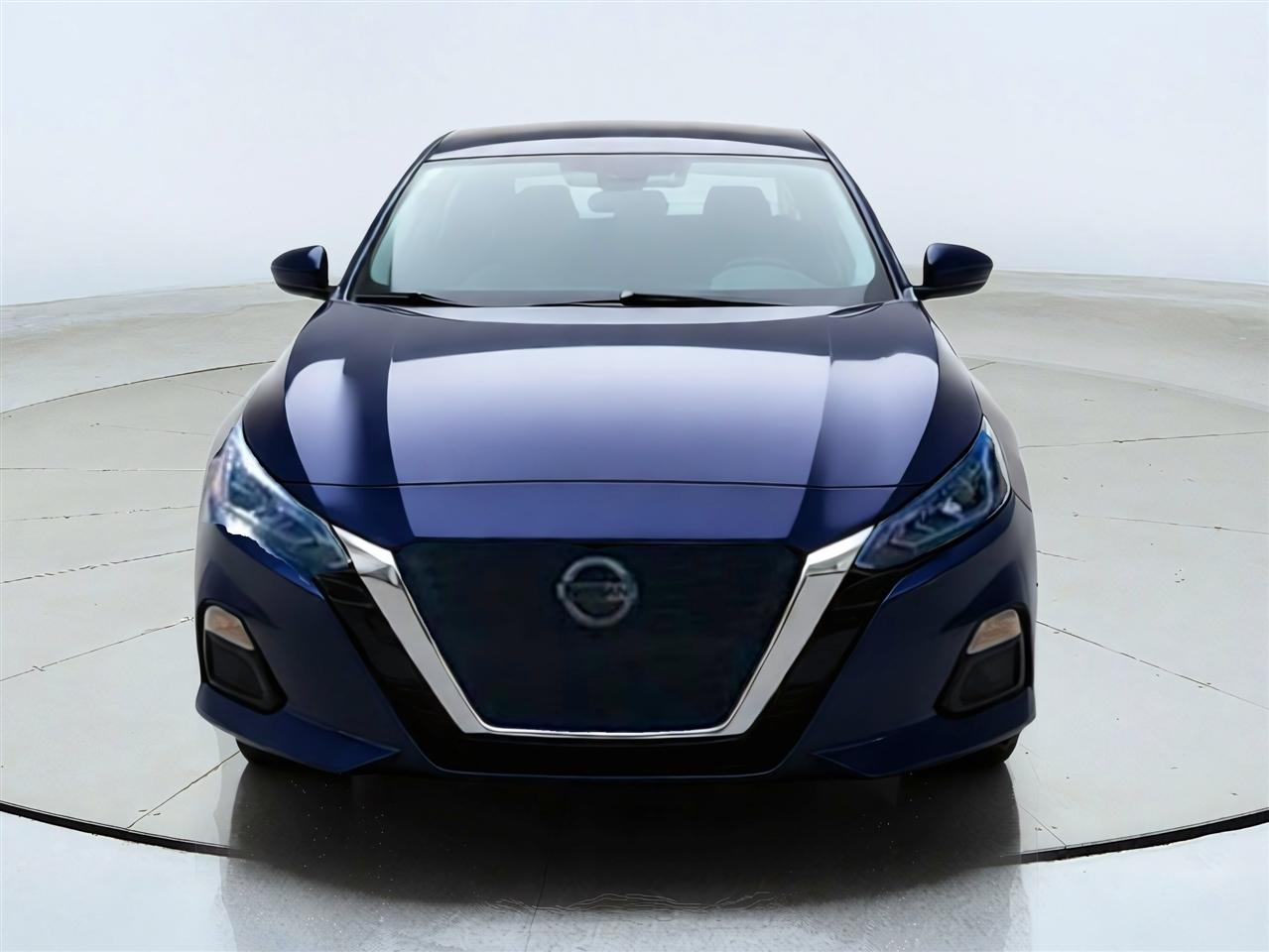 Nissan Altima photo 3