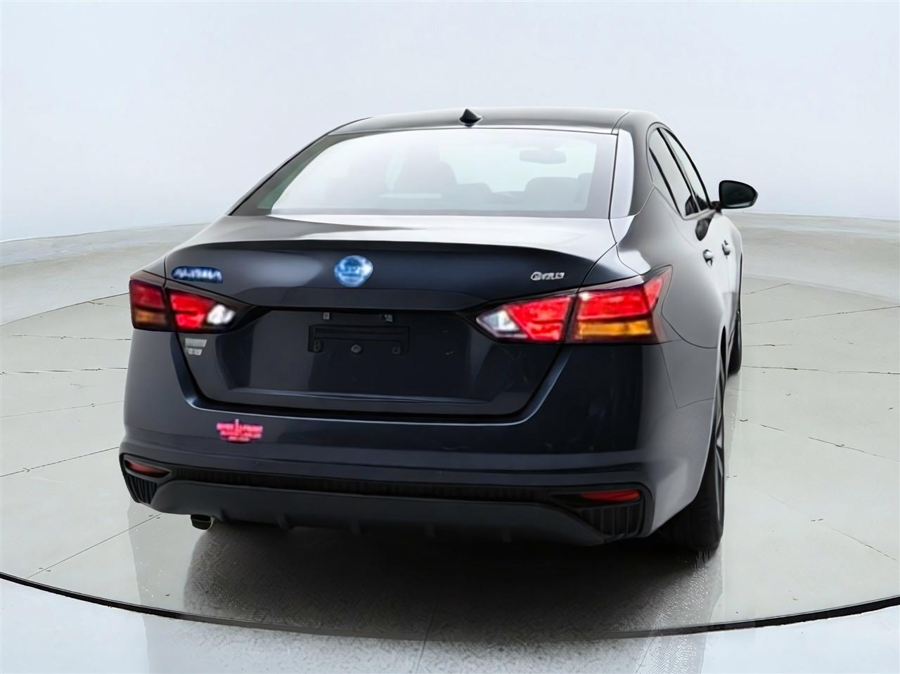 Nissan Altima photo 7